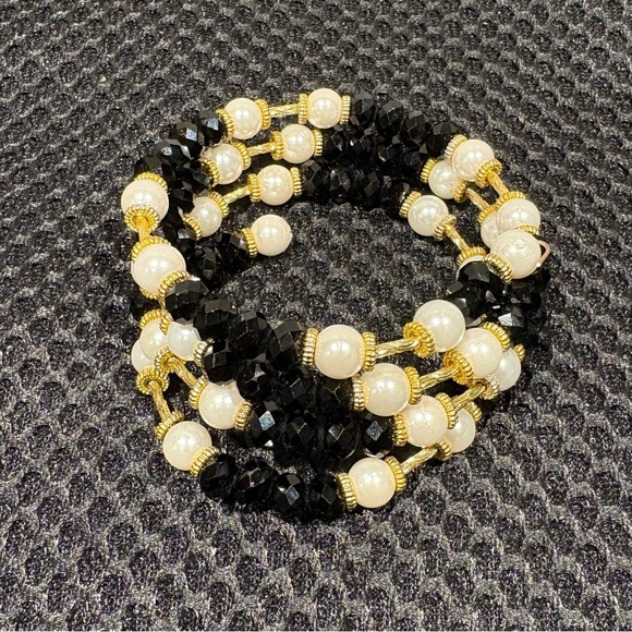 Elegant Black & White Beaded Coil Bracelet with Gold Accents - Picture 1 of 8
